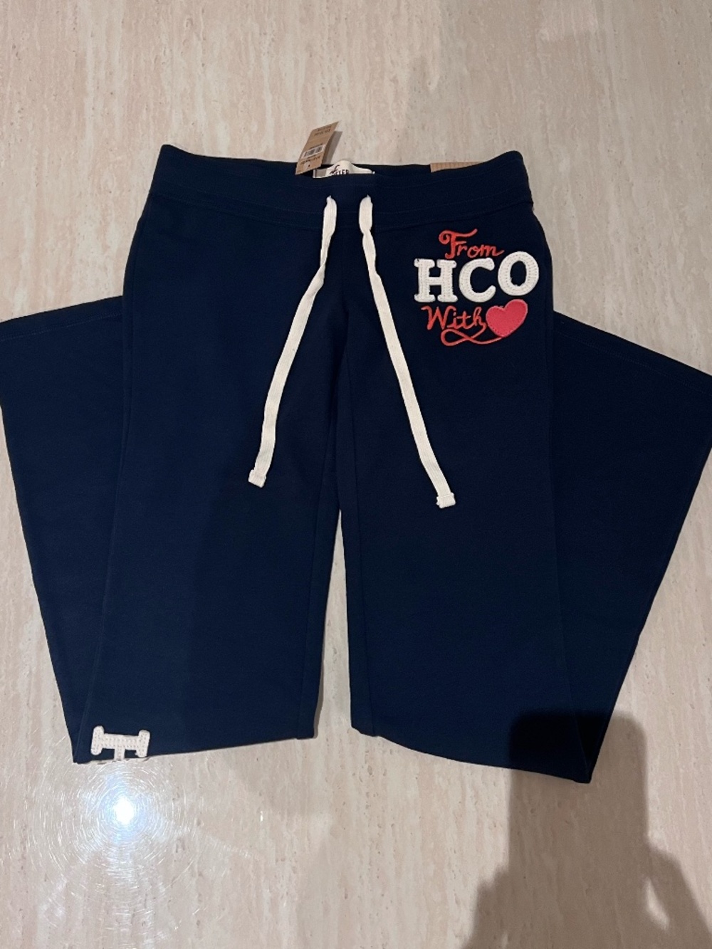 NWT Hollister Graphic Logo Awesome Butt Boot Cut Sweatpants NAVY Size SMALL RARE